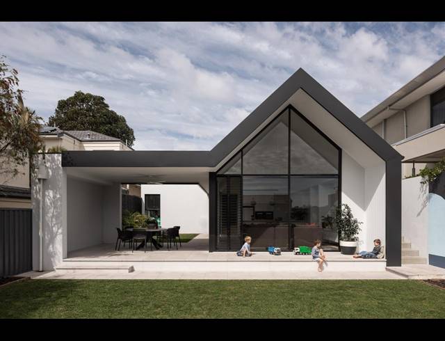 4 BEDROOM HOUSE FOR SALE IN SANDOWN